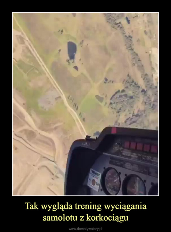 Tak wygląda trening wyciągania samolotu z korkociągu –  