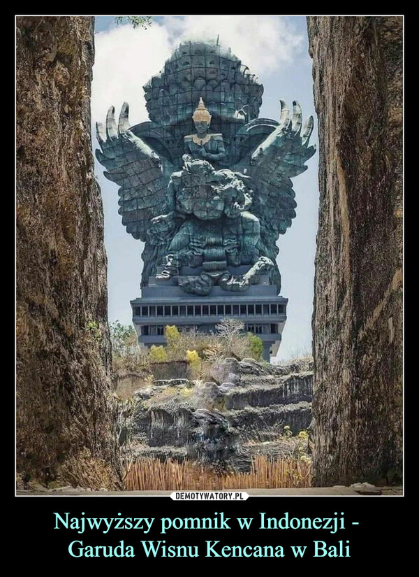 Najwyższy pomnik w Indonezji - Garuda Wisnu Kencana w Bali –  